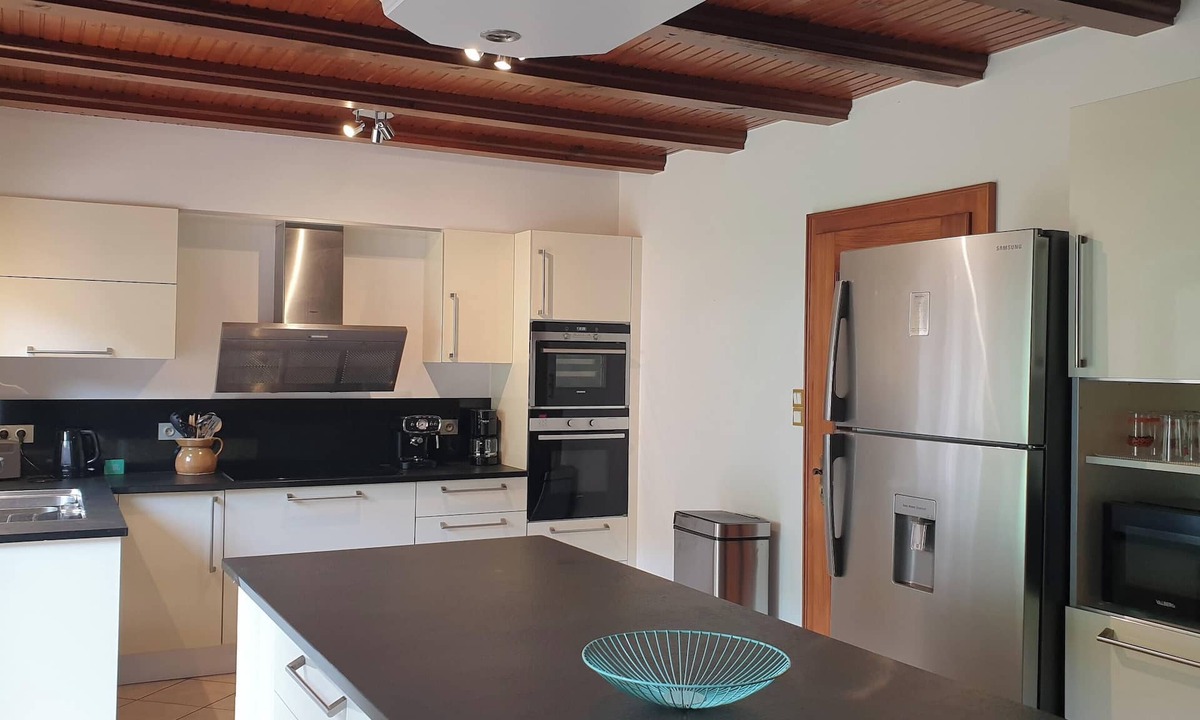 Bassemberg House | Homerez - Charming house in Bassemberg with a fenced garden