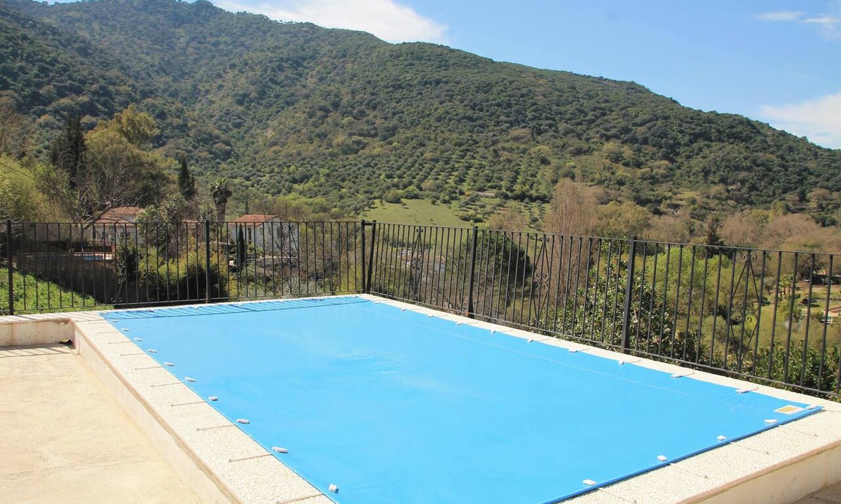 Benamahoma Villa | Homerez - Charming Villa in Benamahoma + Private Pool