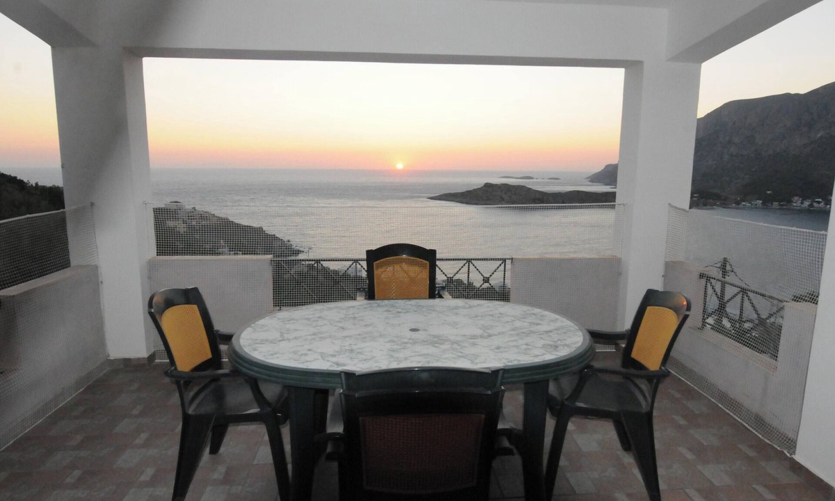 Mirties House | Homerez - Comfortable house in Mirties with terrace and parking
