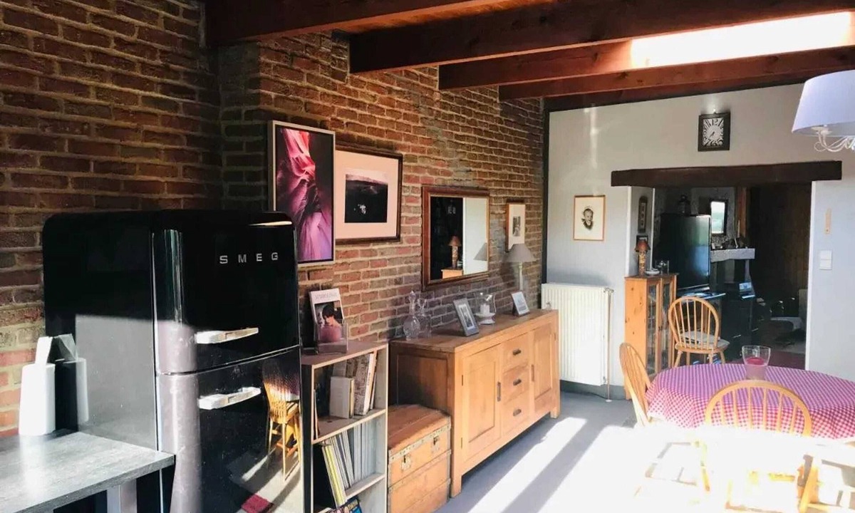 Thon-Samson House | Homerez - Home in Thon