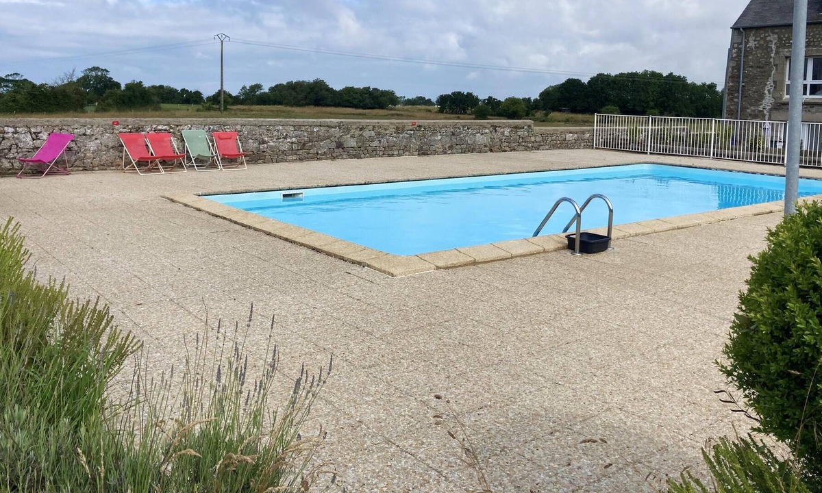 Montmartin-sur-Mer Apartment | Homerez - Nice appartement 2 km away from the beach for 4 ppl. with shared pool