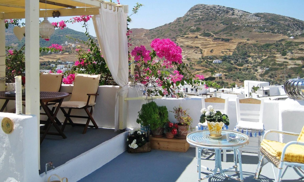 Skyros Town House | Homerez - Nice house with terrace and mountain view