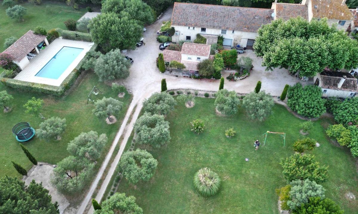 Monteux Apartment | Homerez - Spacious Apartment in Monteux with Shared Pool