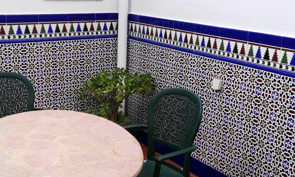 Este-Alcosa-Torreblanca Apartment | Homerez - Spacious appartement for 6 ppl. with jacuzzi at Sevilla