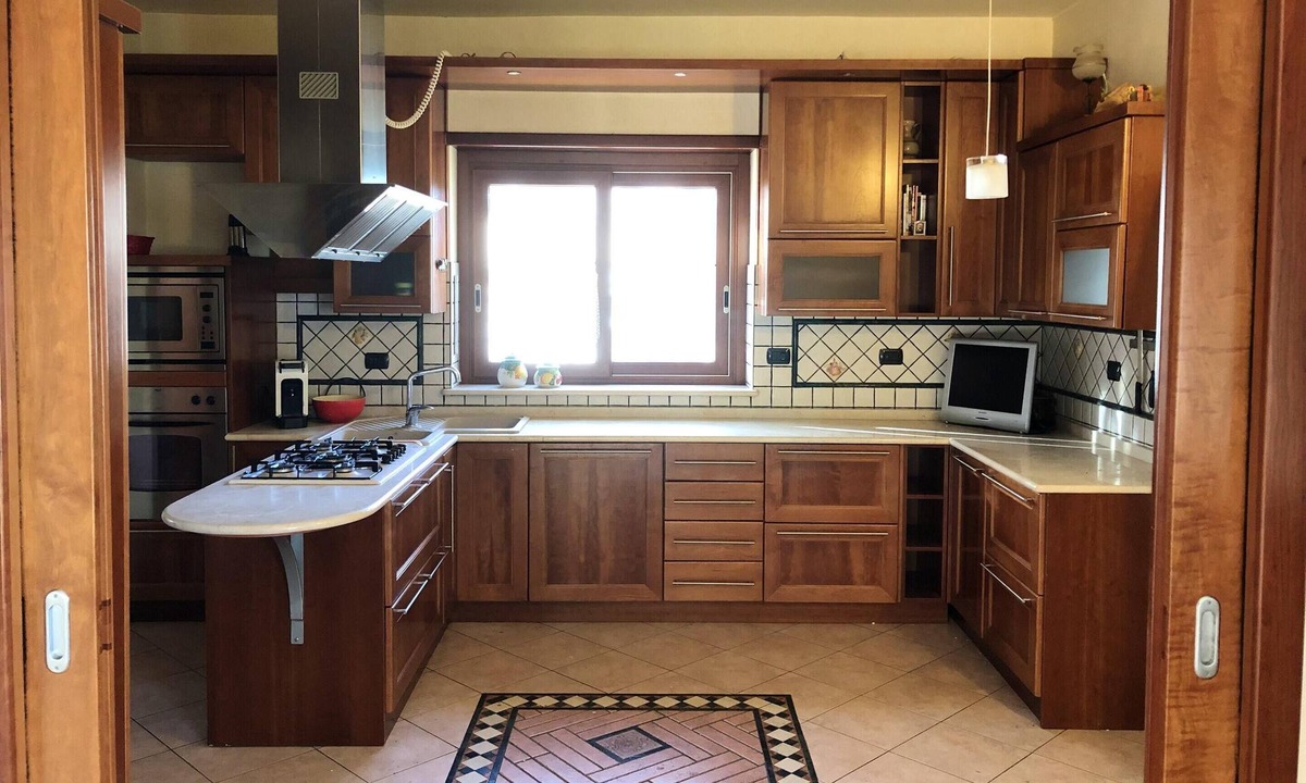 Cosenza Apartment | Homerez - Spacious appartement for 6 ppl. with balcony at Cosenza