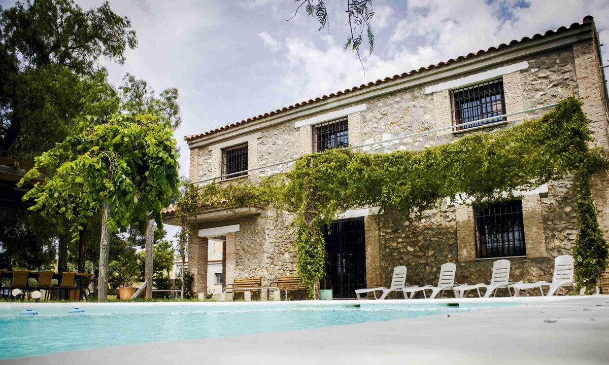 Oria House | Homerez - Spacious House with Pool in Oria