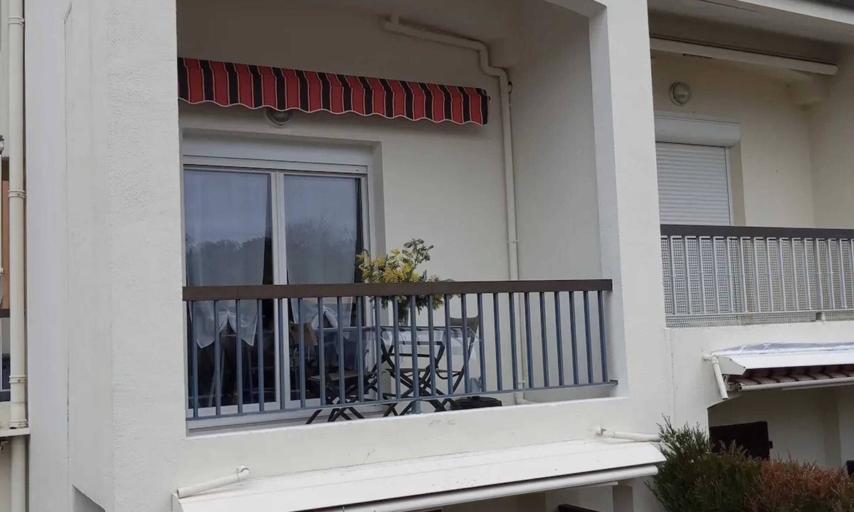 Dolus-d'Oleron Apartment | Homerez - Studio in Dolus-d'Oléron
