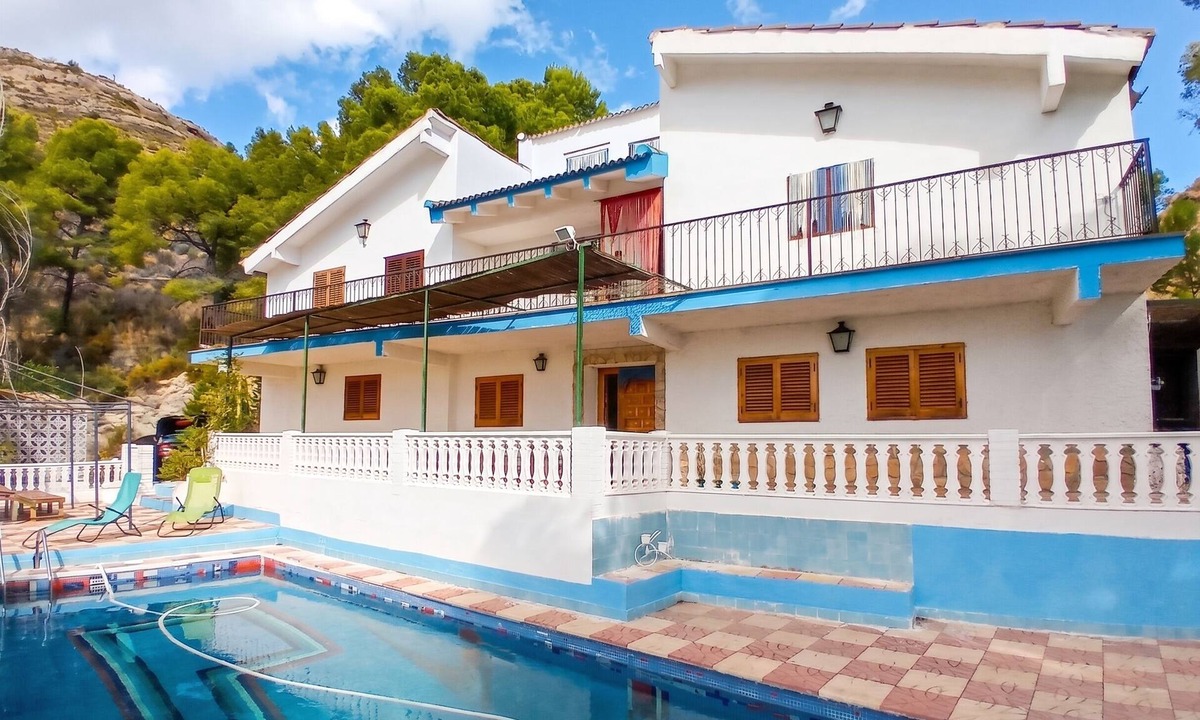 Chulilla Villa | Homerez - Villa in Chulilla