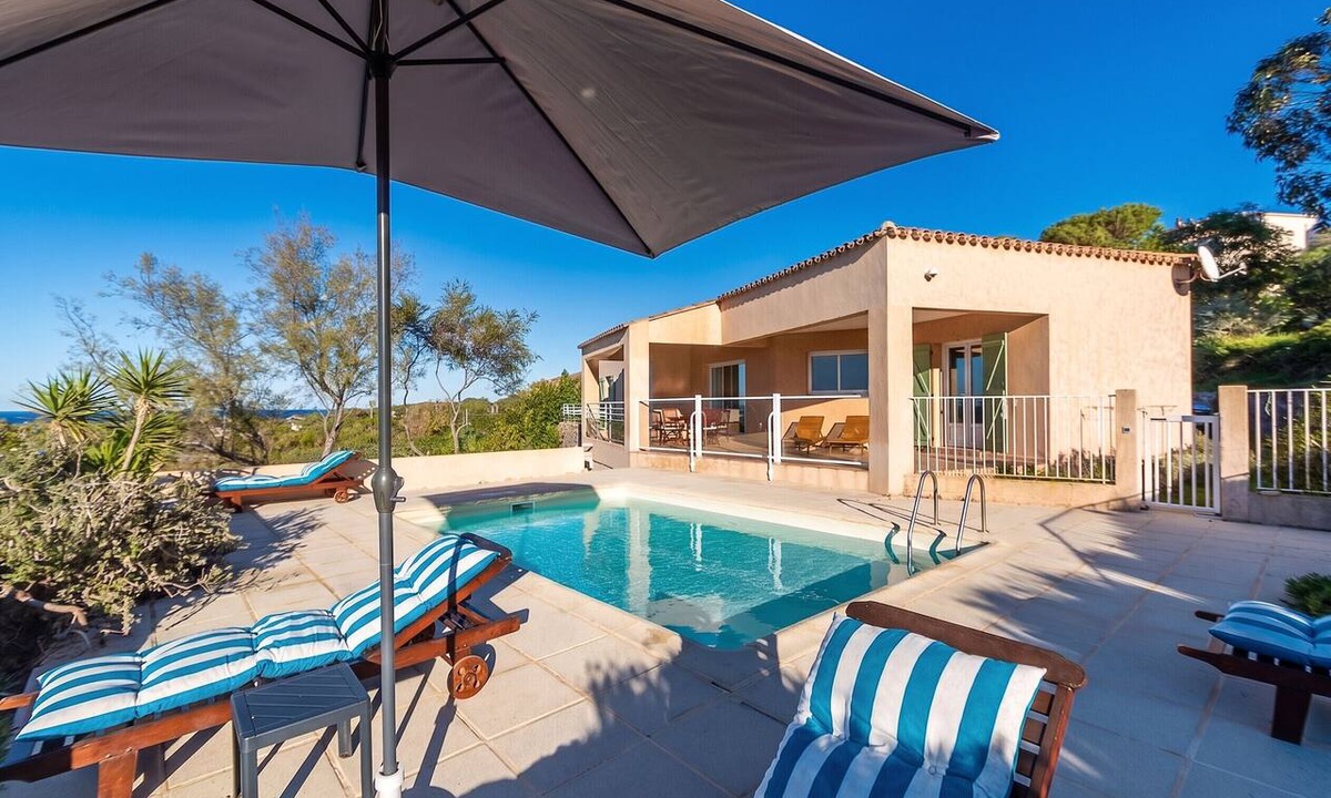 Marine de Davia Villa | Homerez - Villa in Corbara