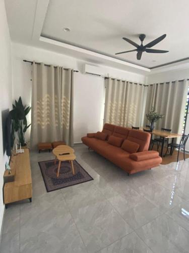Kuala Terengganu House | HOMESTAY BAJET AL-KAUTSAR BANGLO PRIVACY BERDEKATAN UNISZA, UMT, IPG, MRSM KT, AIRPORT, Kuala Nerus
