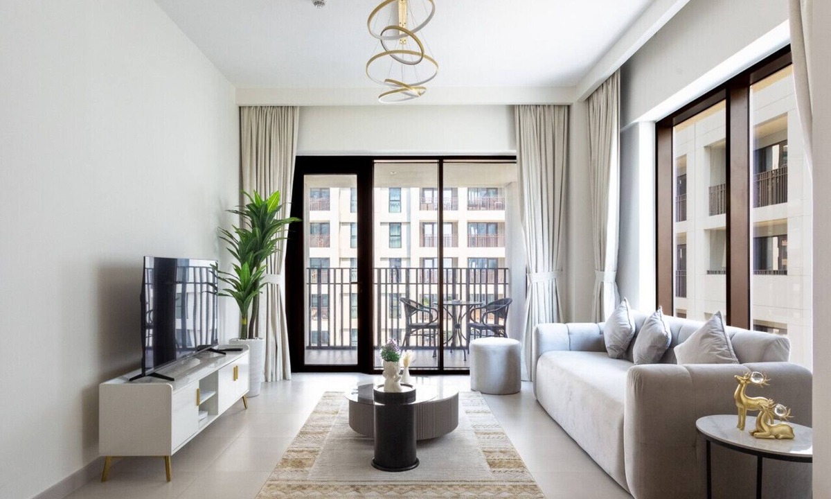 Dubai Apartment | HomesVIP | Private Beach Access | Spacious