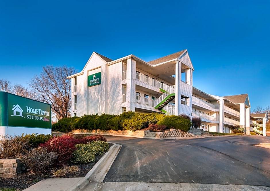 Independence Hotel | HomeTowne Studios by Red Roof Kansas City - Independence, MO