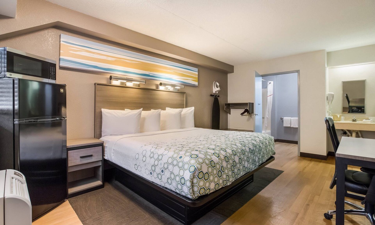 Lawrenceville Hotel | HomeTowne Studios By Red Roof Princeton – Ewing/Lawrenceville