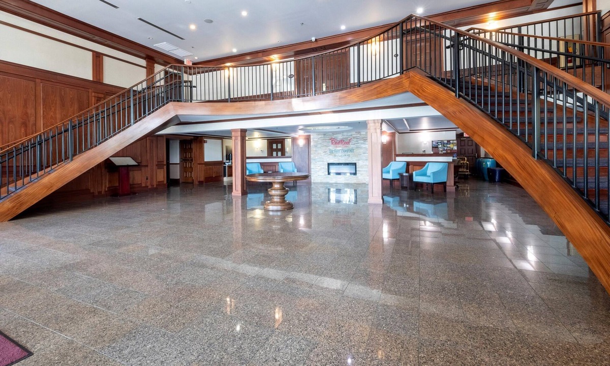 New Castle Hotel | HomeTowne Studios by Red Roof Wilmington - New Castle