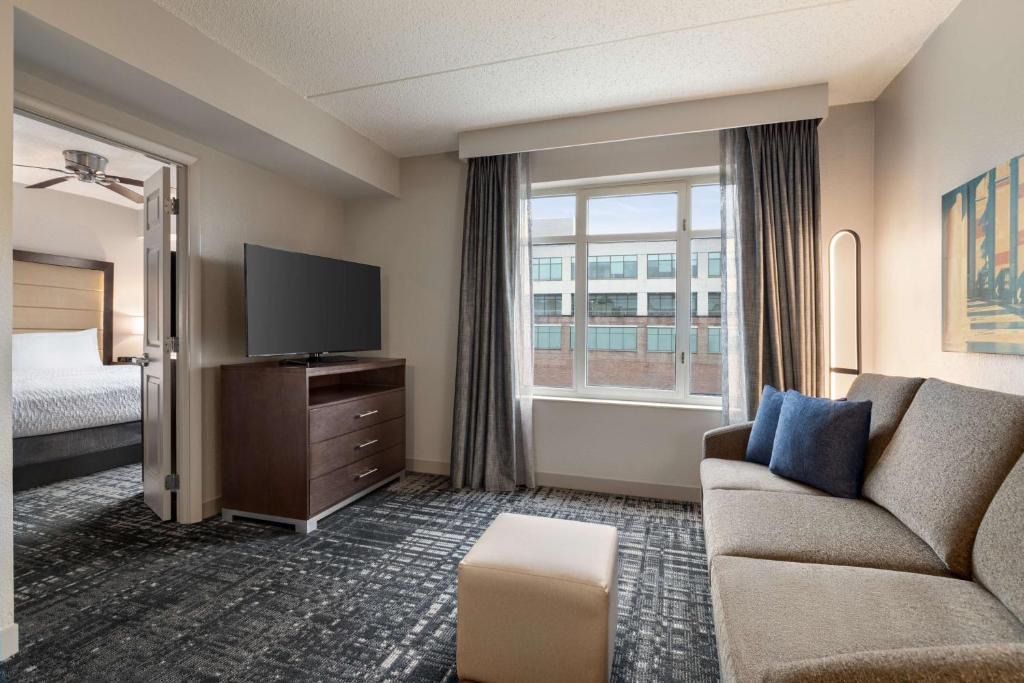 Logan Circle Hotel | Homewood Suites by Hilton Washington, D.C. Downtown
