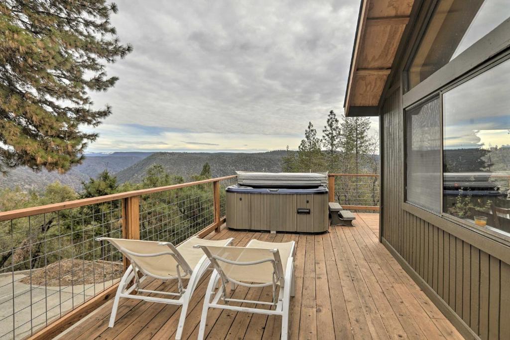 Colfax Apartment | Homey Colfax Getaway w/Private Hot Tub!