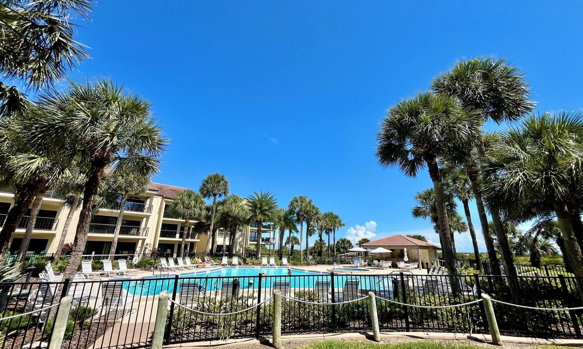 Butler Beach Condo | Homey sanctuary with easy access to the pool and boardwalk!