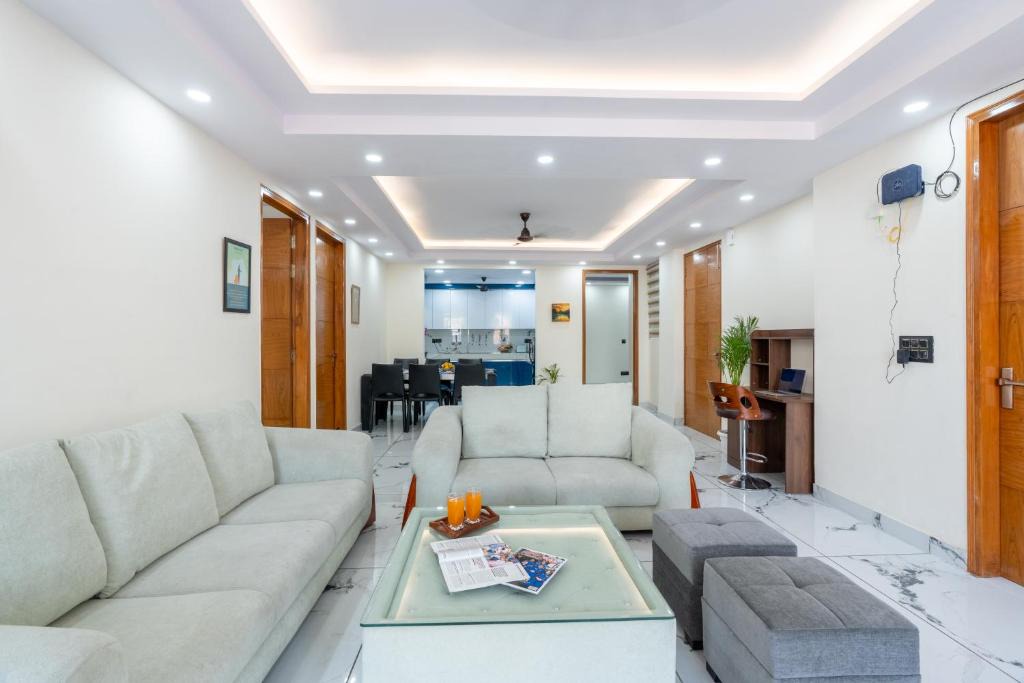 Dariyaganj Apartment | Homlee-Classic 4BHK Flat Central DEL-Lift-Parking