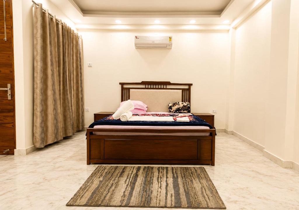Dariyaganj Apartment | Homlee Parampara 4BHK-Central DEL-Lift-Parking