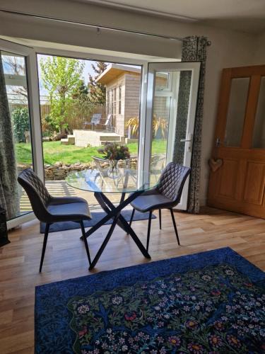 Potter Brompton House | Honeybee Hideaway