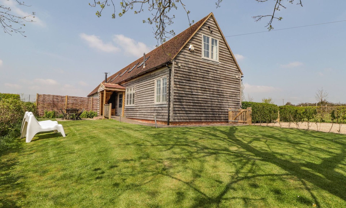 Tenterden Cottage | HONEYSUCKLE, pet friendly, luxury holiday cottage in Iden