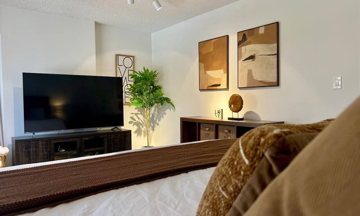 Downtown Honolulu Apartment | Honolulu Hideaway Suite in the Heart of the City + 1 Free Parking
