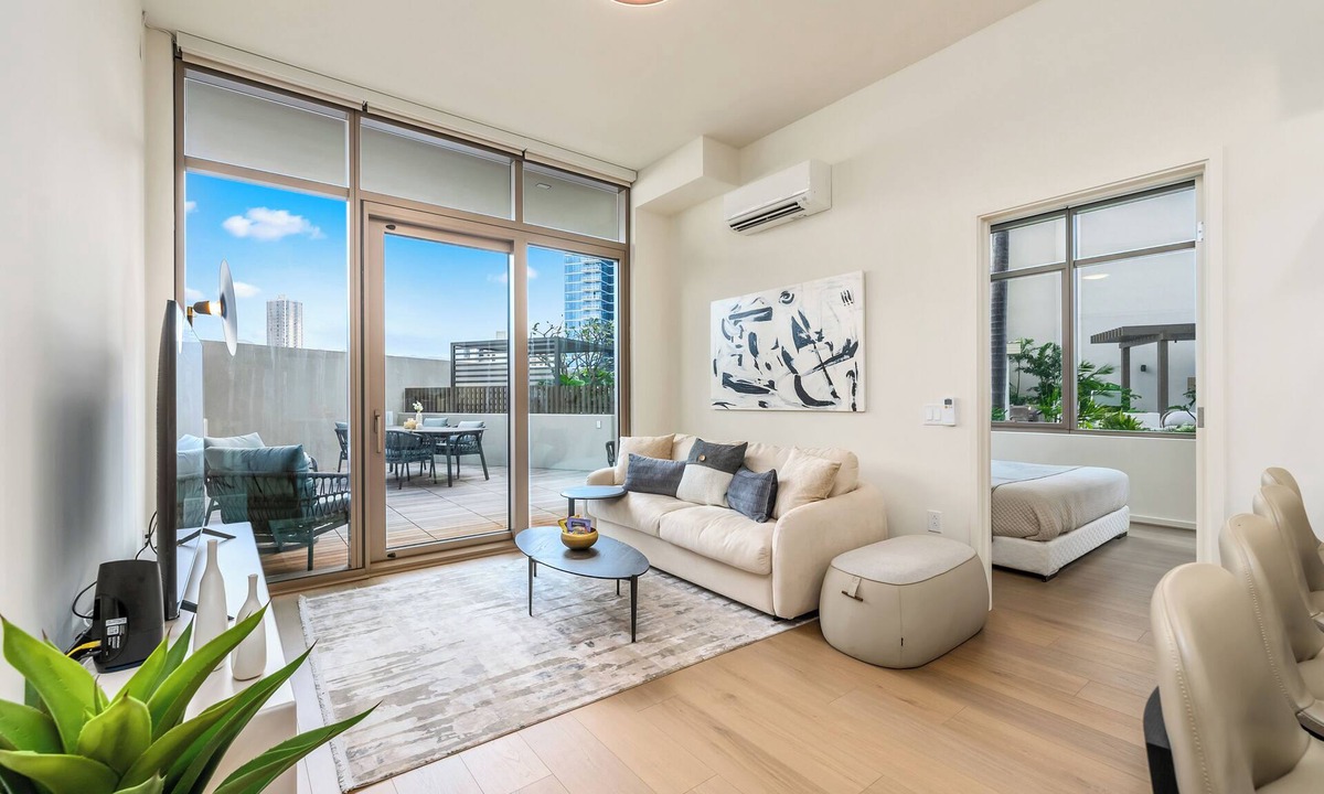 Ala Moana House | Honolulu Luxury Condo w/Resort Amenities & Private Courtyard Access