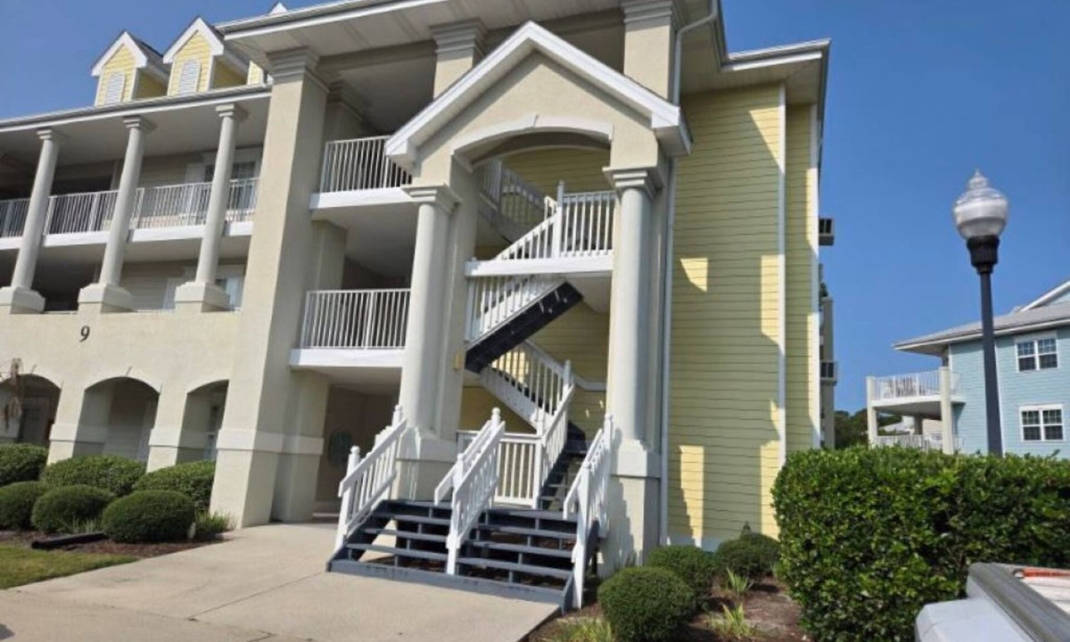Calabash Condo | Hook Line & Sinker - Tee up and relax at our cozy 2 bedroom 2 bath condo.