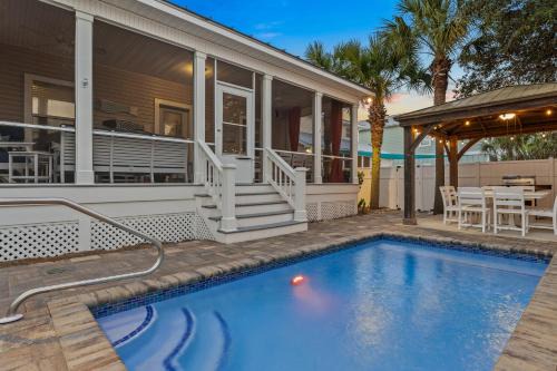 Crystal Beach House | Hook Wine & Sinker