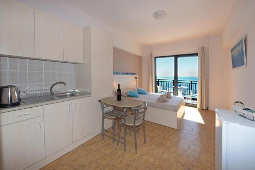 Haraki Apartment | Horizon View Studio