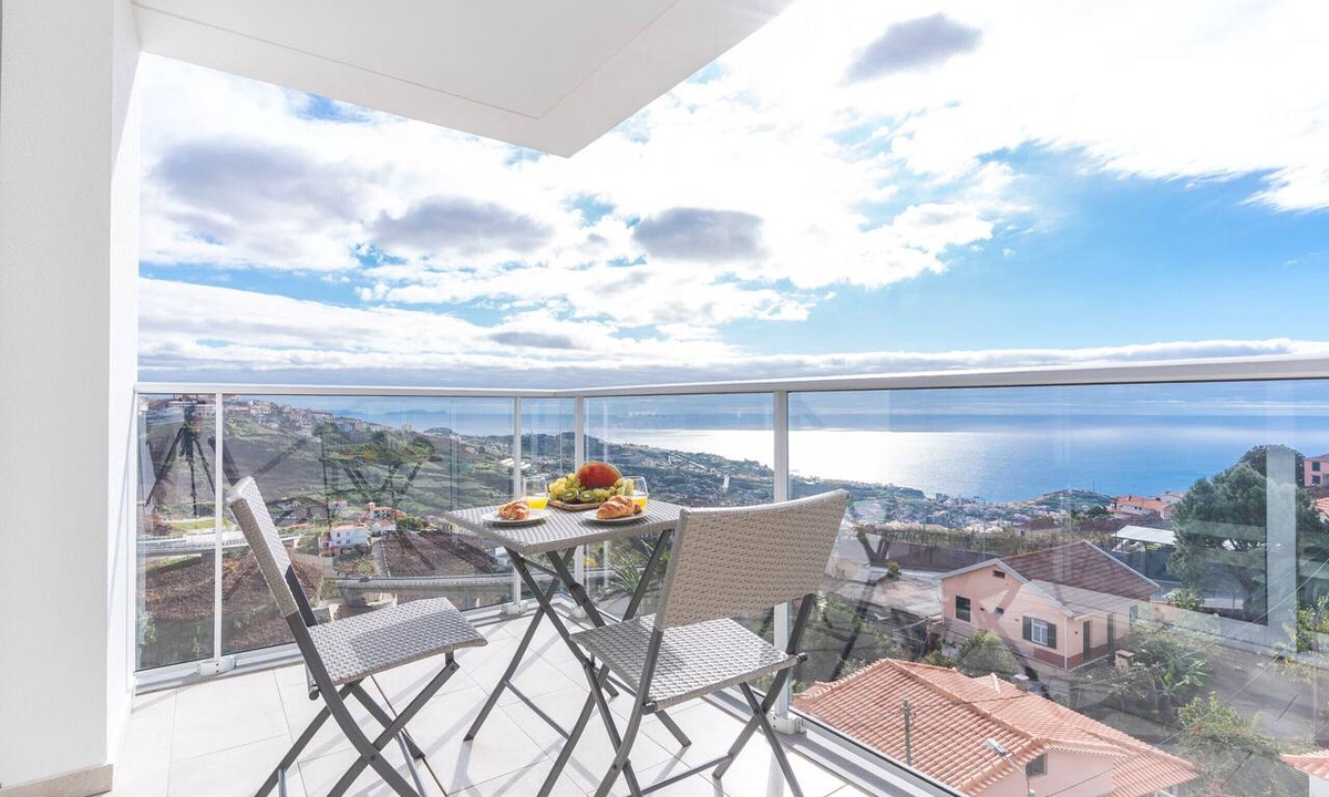 Estreito de Camara de Lobos Apartment | Horizonte Completo II by Atlantic Holiday
