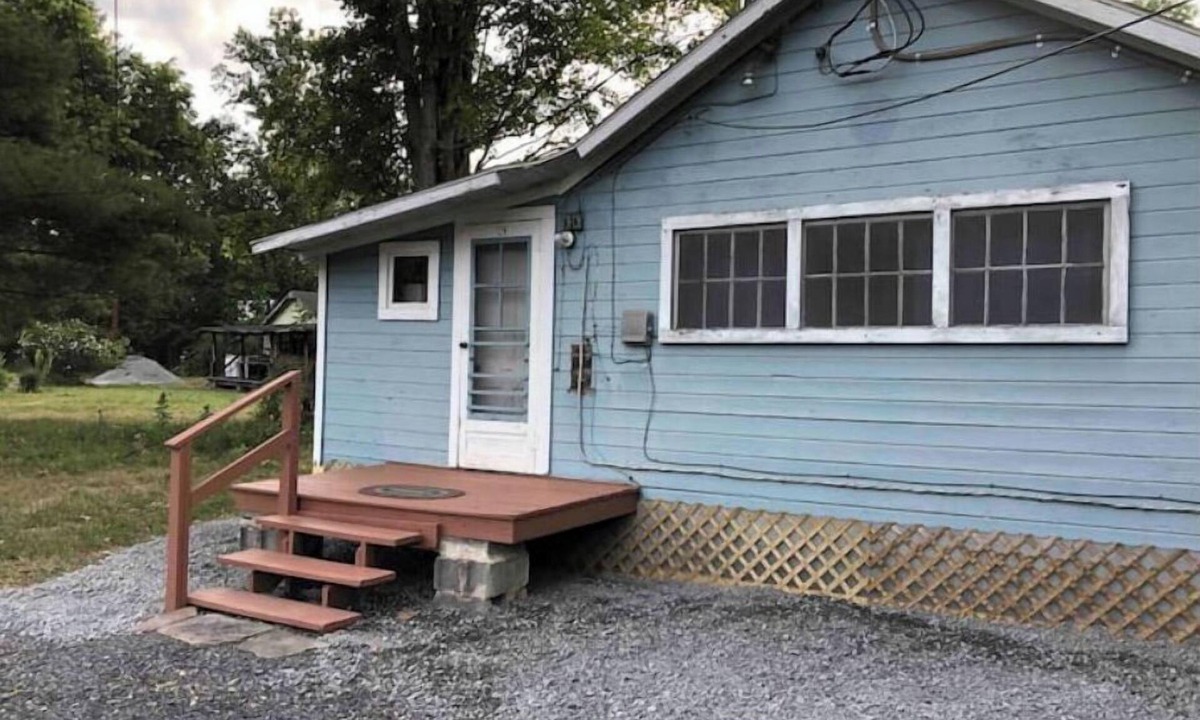 Manns Choice House | Horns Cabins- Mountain View Cabin 2 queen beds!