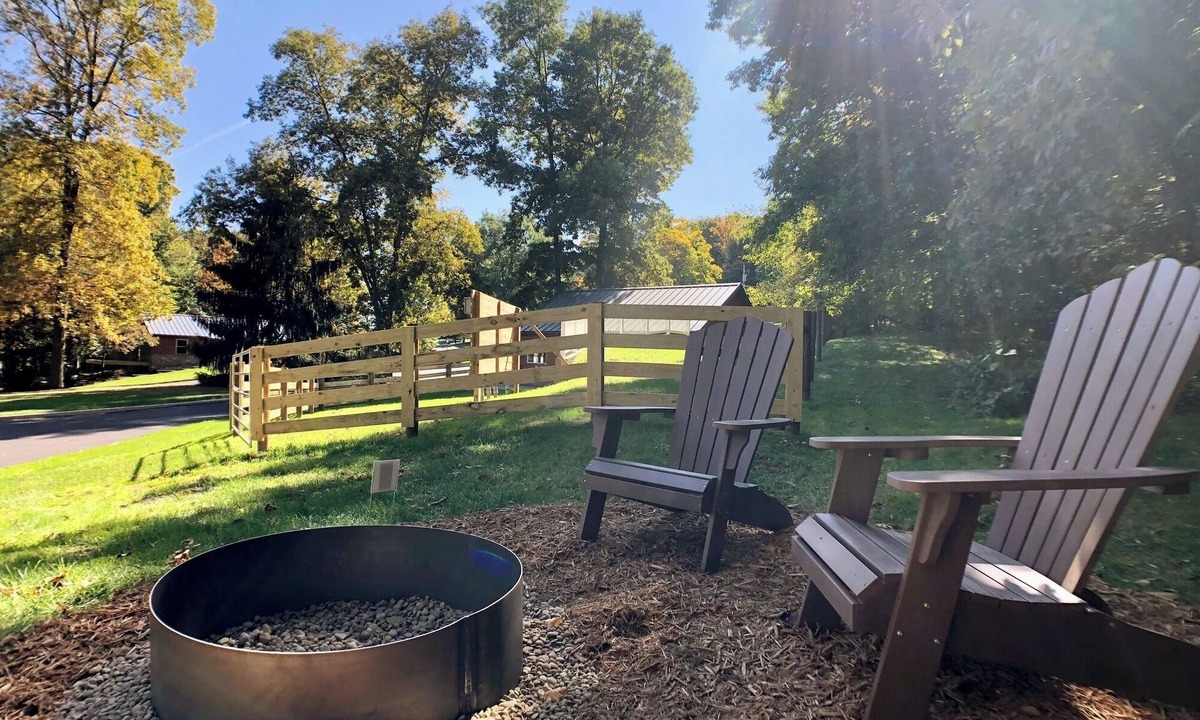 Dundee Cabin | Horse Haven Suite: Luxury Suite in Amish Country, Ohio.