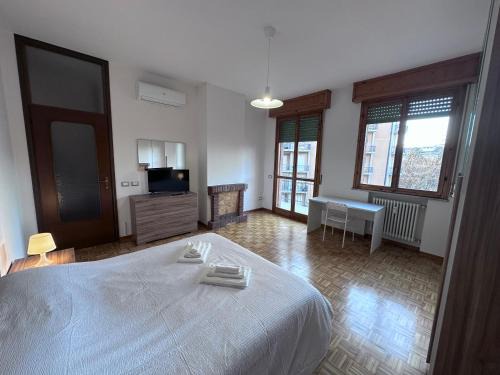 Reggio nell'Emilia Apartment | Hospital - WI-FI 3 Bedrs
