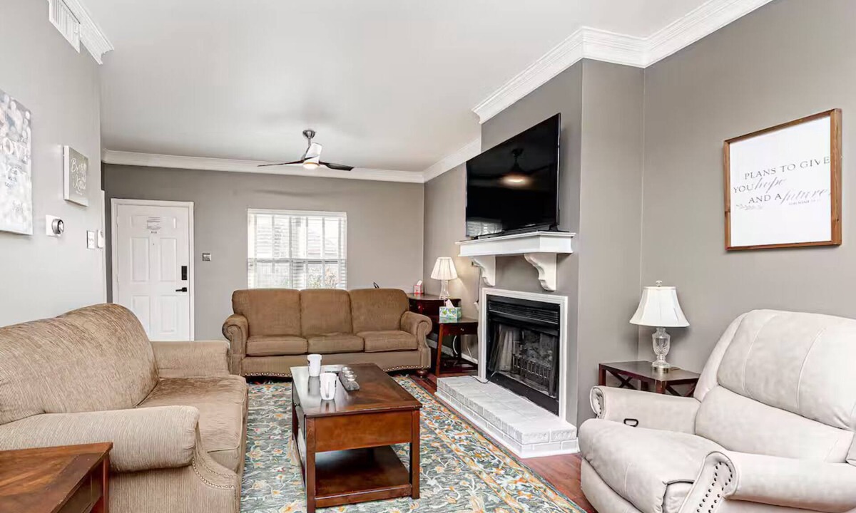 South Baton Rouge House | Hospital within walking distance Your home in BR