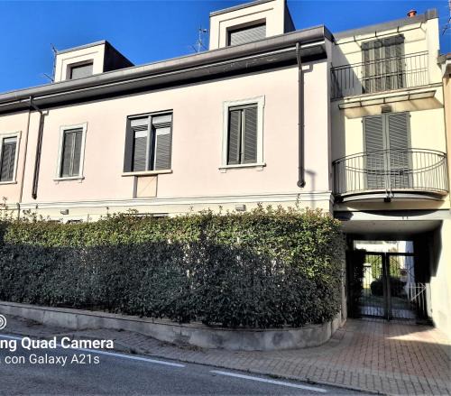 Lesmo Apartment | host di Elena