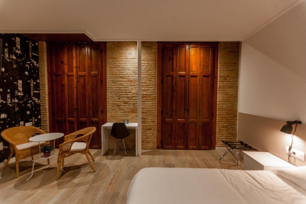 Ciutat Vella Hotel | Host & Home