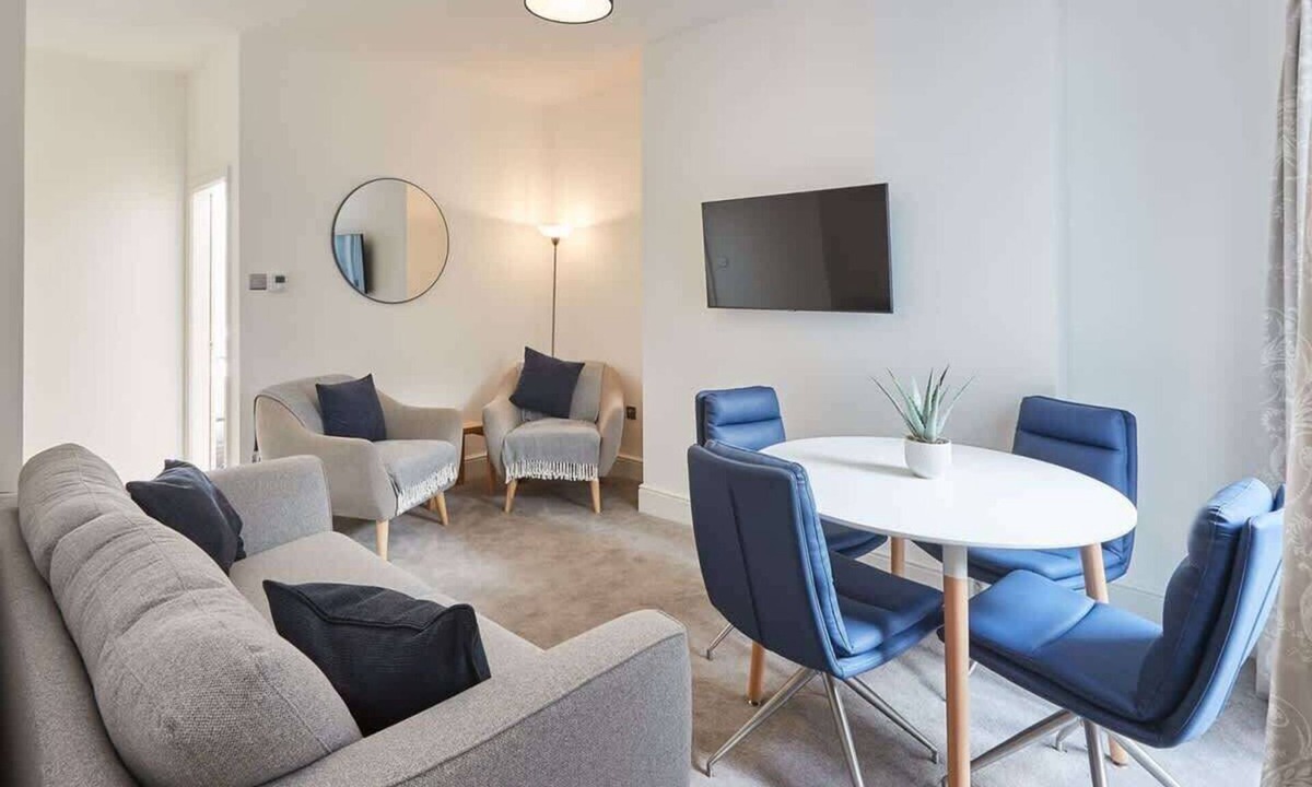 Bont Newydd Apartment | Host & Stay | Apartment 1, High Street