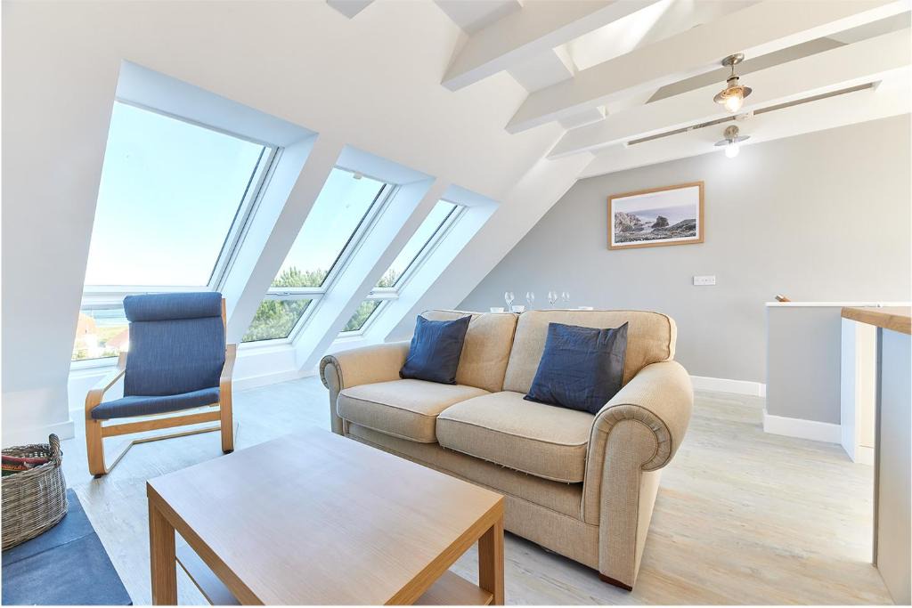 Seahouses House | Host & Stay - Castle View