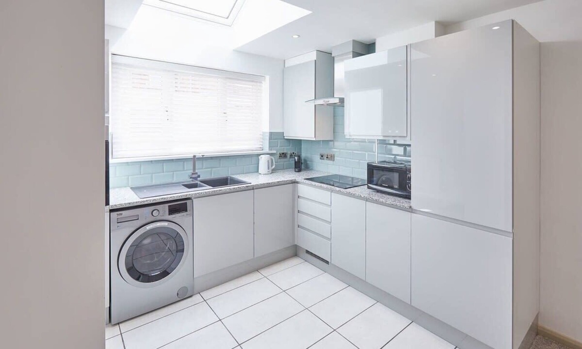 Skinningrove House | Host & Stay | Painter's Rest