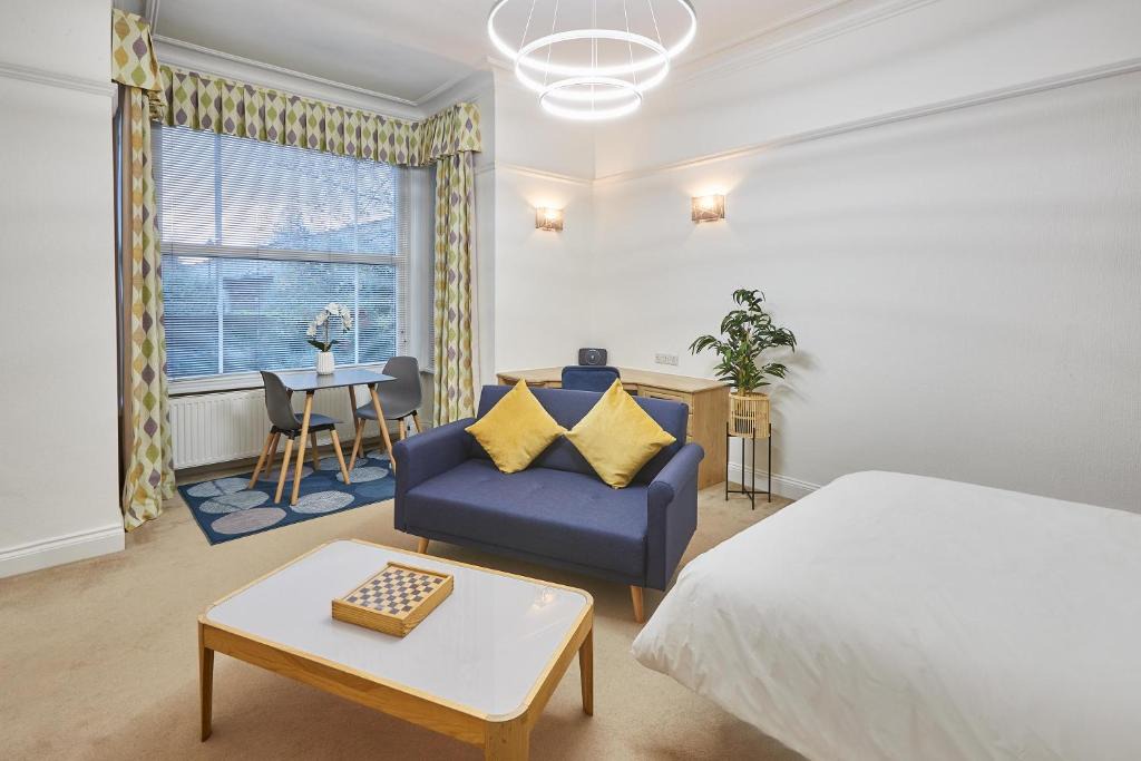 Staines Apartment | Host & Stay - Thamesview