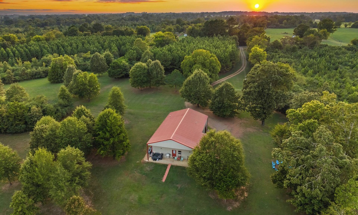 Lockesburg House | Host Your Event - 20 Acres - Hot Tub - ATV Trails
