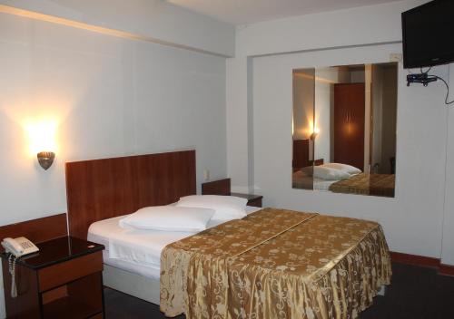 San Isidro Centro Financiero Hotel | Hostal Bond