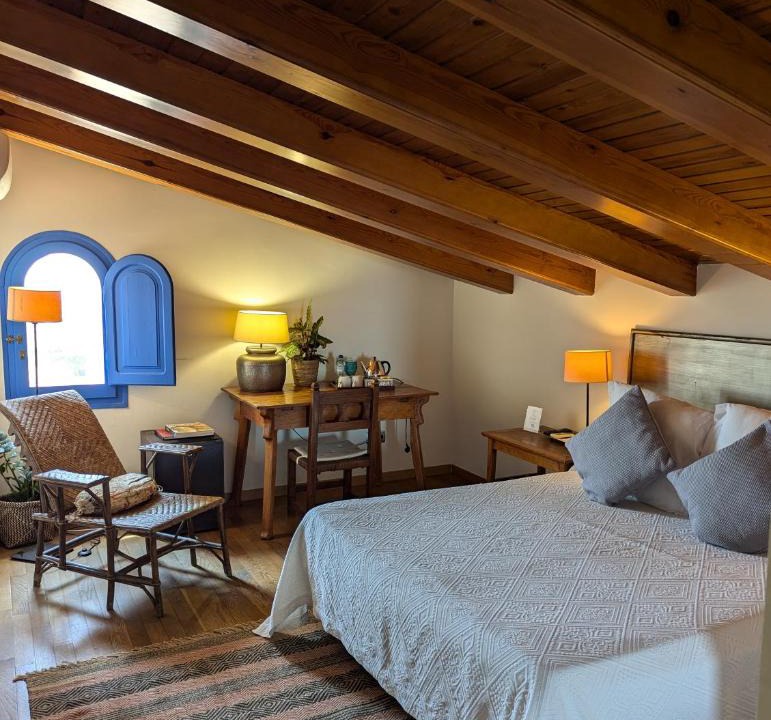 Cabrils Hotel | Hostal de la Plaça - Hotel Boutique