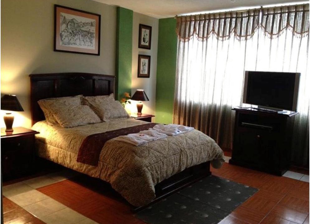 Cotacachi Hotel | Hostal Jora Continental