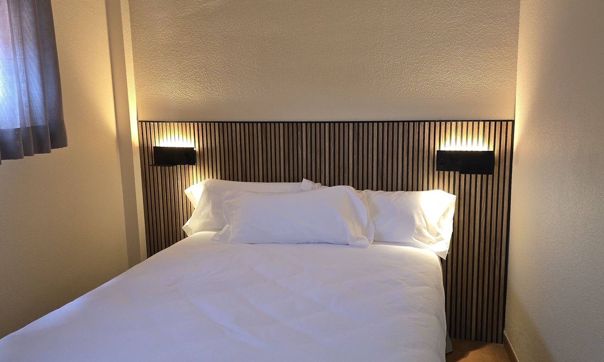 El Espinar Hostel | Hostal La Cigüeña