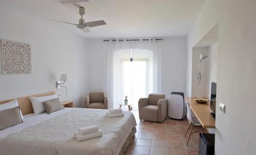 Terrades Hotel | Hostal la Salut de Terrades