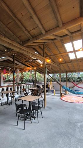 San Rafael House | Hostal Servus Pizzeria café