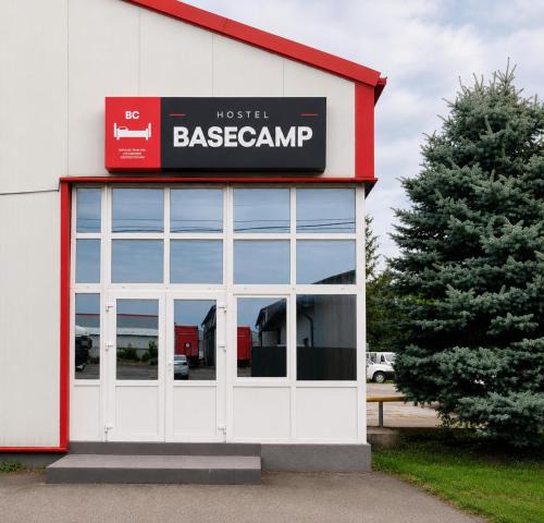 Nicolae Balcescu Hostel | Hostel BaseCamp Bacau