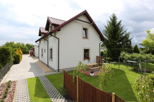 Grudziadz Hostel | Hostel w ogrodzie